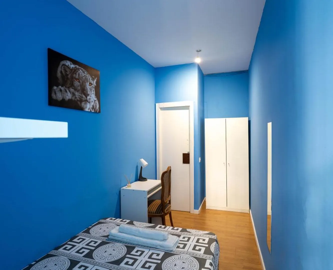 Rooms In Charming Apartment In Center Eixample Βαρκελώνη 0*,